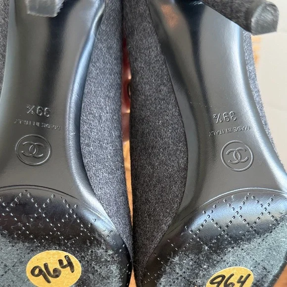 Authenticated Chanel Tweed Heels - Picture 13 of 17